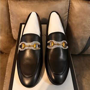 Brand new never worn Gucci Jordaan loafers